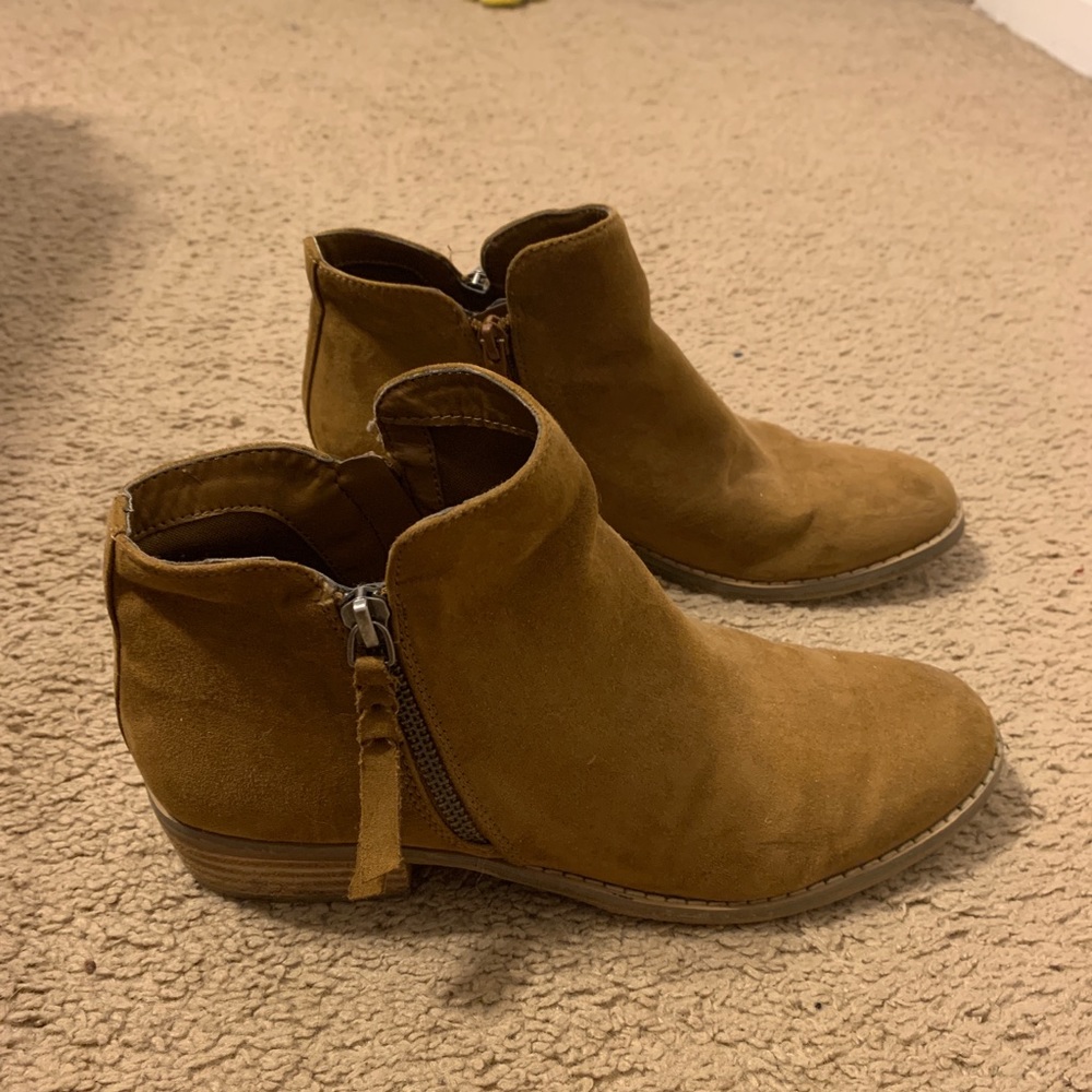 American Eagle booties